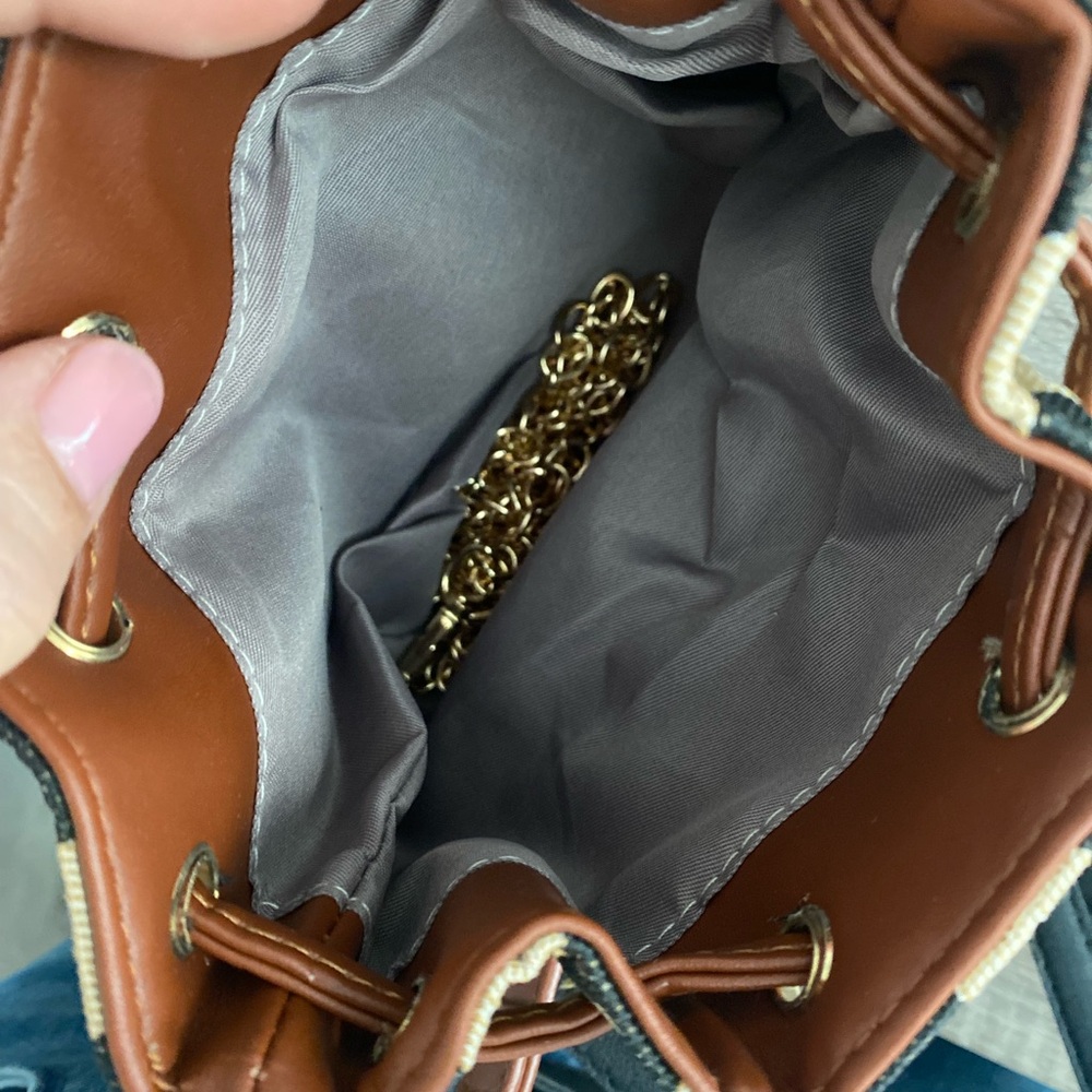 Mini Cinch Hand Bags - Picture 2 of 6